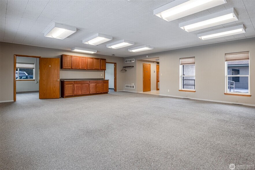 More Photos Of 119 J St SW, Quincy Office For Sale