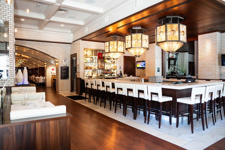 More Photos Of 450 E Las Olas Blvd, Fort Lauderdale Office For Lease