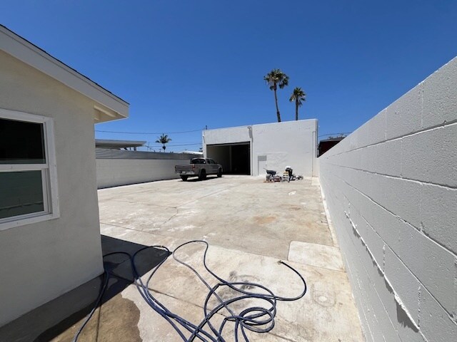 More Photos Of 1337 W 228th St, Torrance Warehouse For Lease