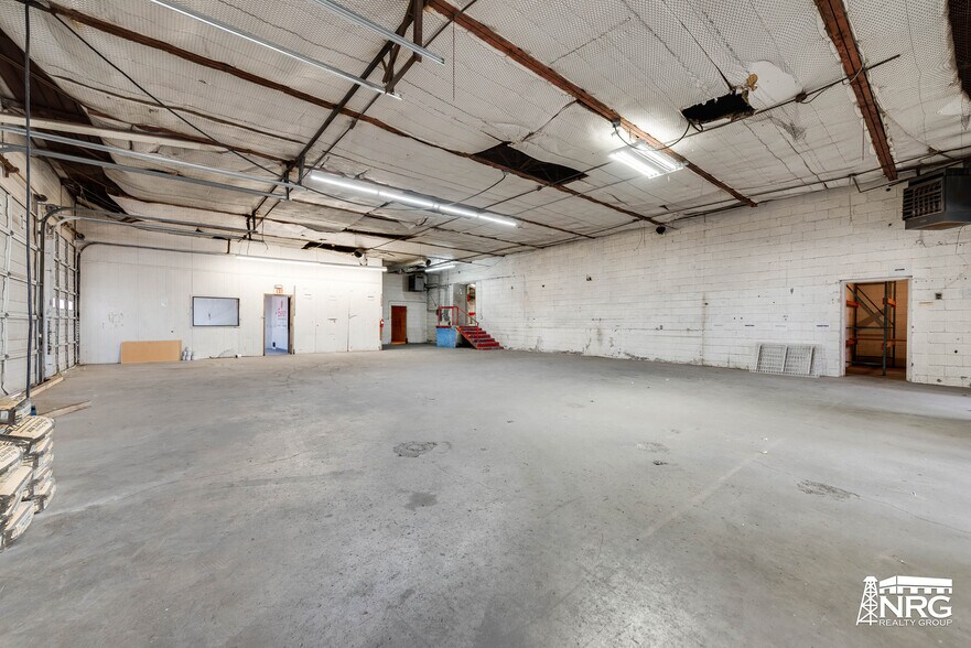 More Photos Of 1510 E 2nd St, Odessa Manufacturing For Lease