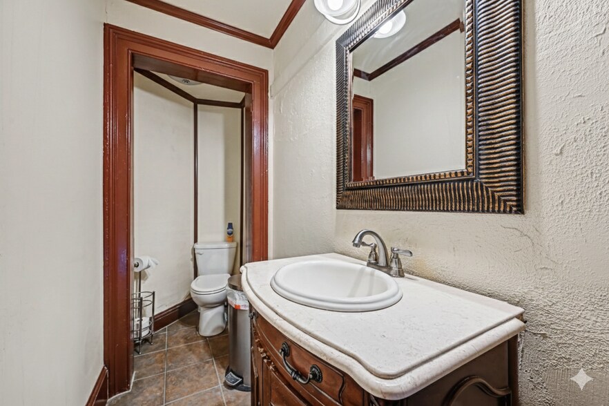 More Photos Of 66 Main St, Warwick Office For Sale