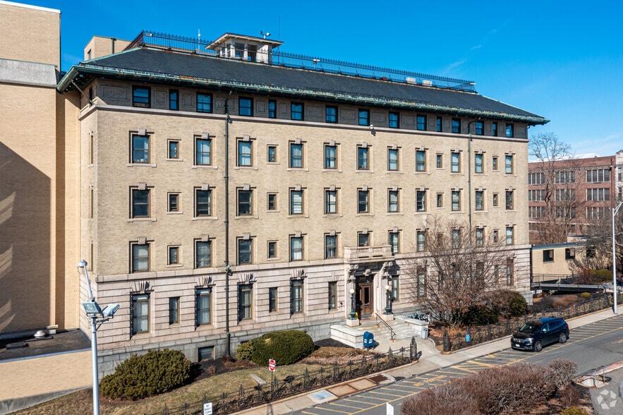 More Photos Of 140 High St, Springfield Unknown For Sale