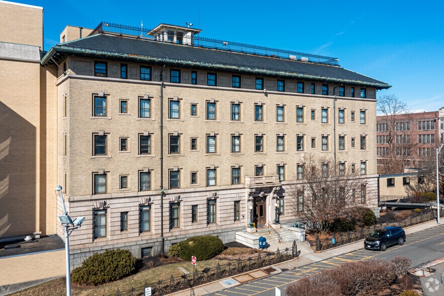 More Photos Of 140 High St, Springfield Unknown For Sale