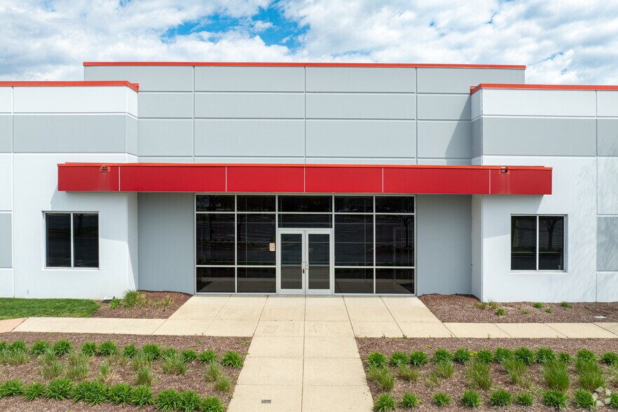 More Photos Of 10100 Woodward Ave, Woodridge Warehouse For Sale