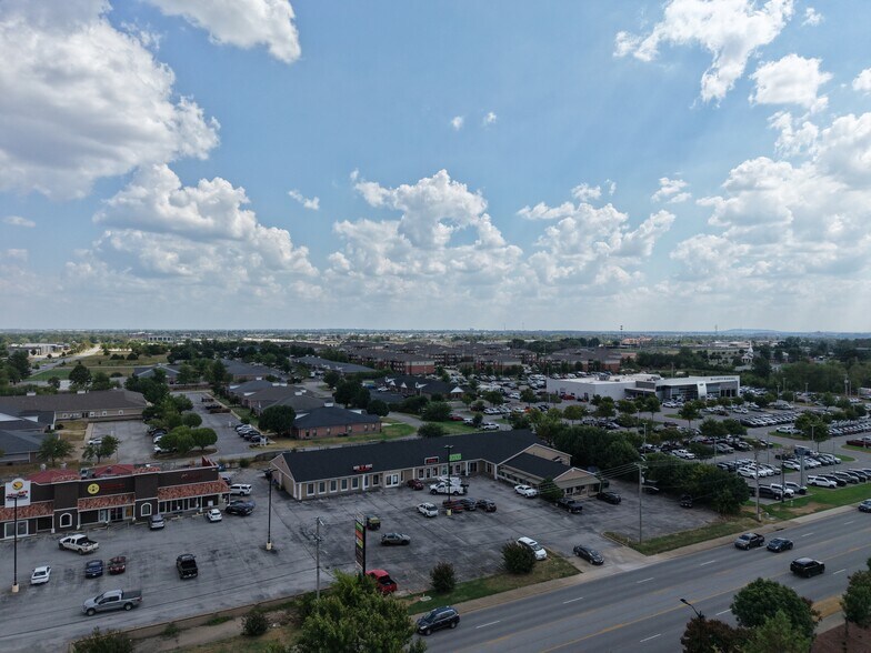 More Photos Of 2505 S Walton Blvd, Bentonville General Retail For Sale