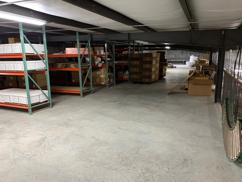 More Photos Of 2170 Brandon Trl, Alpharetta Distribution For Lease