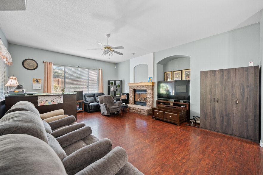 More Photos Of 9473 Heathman Way, Elk Grove Assisted Living For Sale