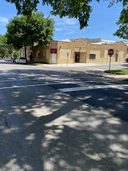 Primary Photo Of 535 Custer Ave, Evanston Office For Lease