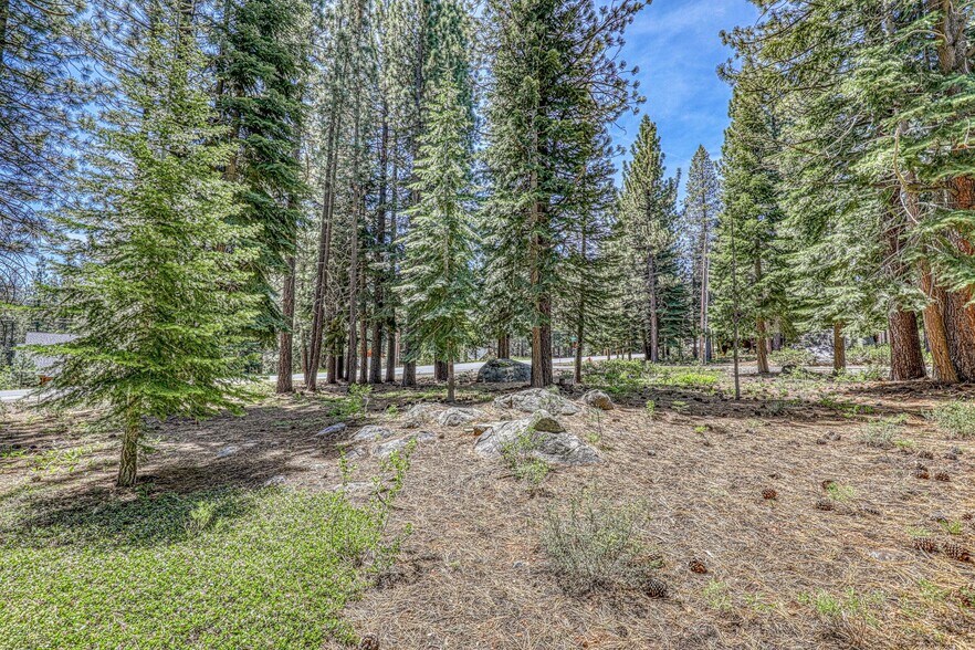 More Photos Of 17308 Northwoods Blvd, Truckee Land For Sale