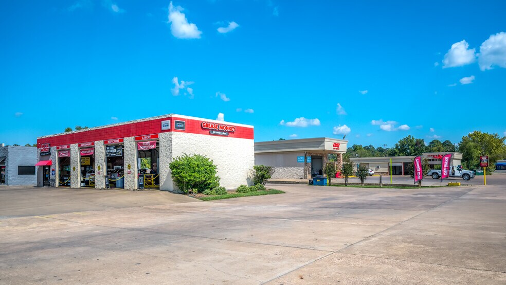More Photos Of 309 S Timberland Dr, Lufkin Auto Repair For Sale