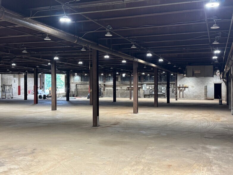 More Photos Of 3497 Ridge Ave, Philadelphia Warehouse For Sale
