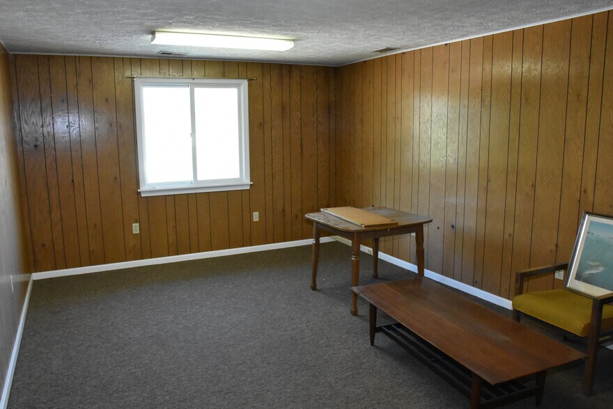 More Photos Of 136 Smith st, Cochranton Industrial For Sale