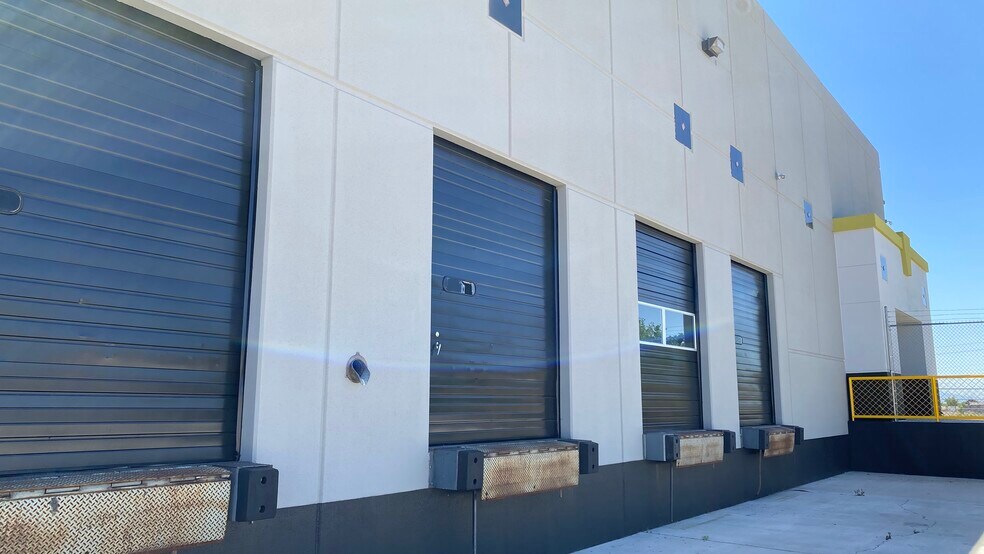 More Photos Of 8000 Bluewater Rd NW, Albuquerque Distribution For Lease