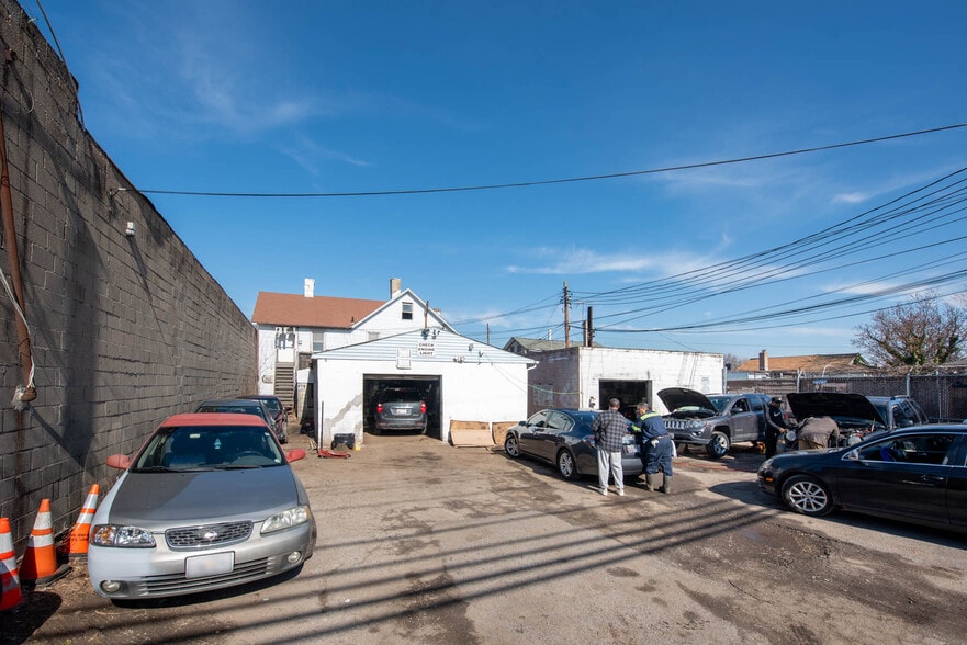 More Photos Of 4805-4811 Belair Rd, Baltimore Freestanding For Sale