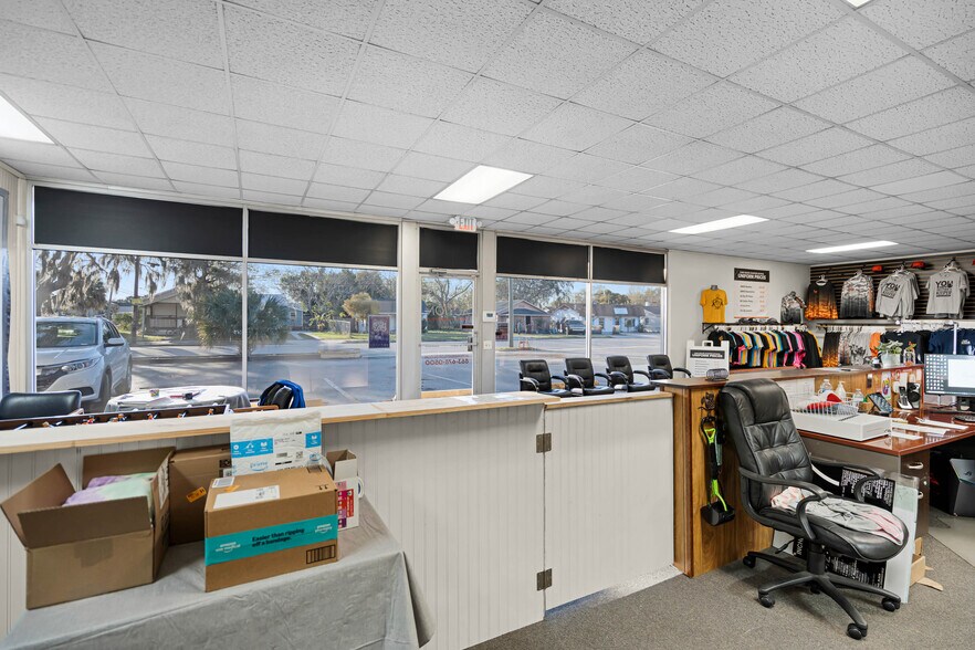 More Photos Of 107 E Polk Ave, Lake Wales General Retail For Sale