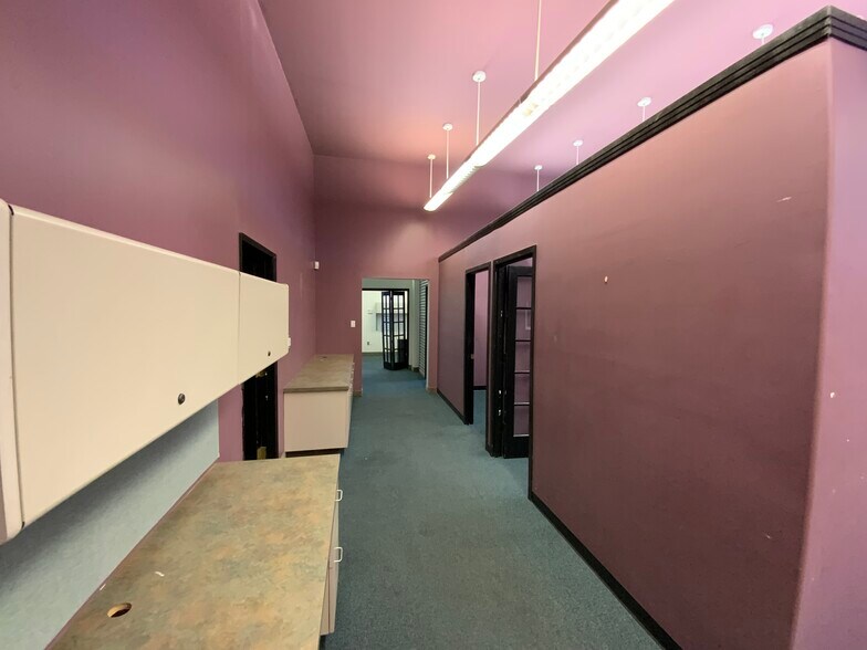 More Photos Of 3036 E Russell Rd, Las Vegas Office For Sale