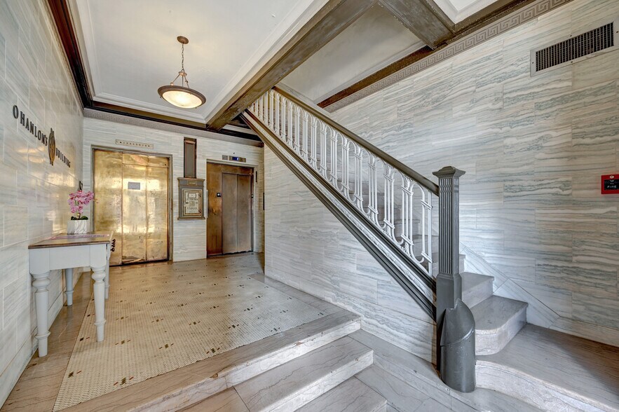 More Photos Of 105 W 4th St, Winston-Salem Office For Sale