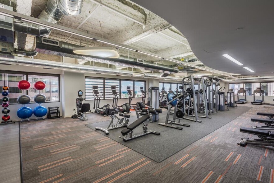 More Photos Of 717 17th St, Denver Office Residential For Lease