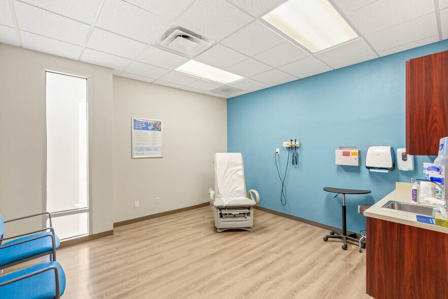 More Photos Of 2601 N Tenaya Way, Las Vegas Office For Sale