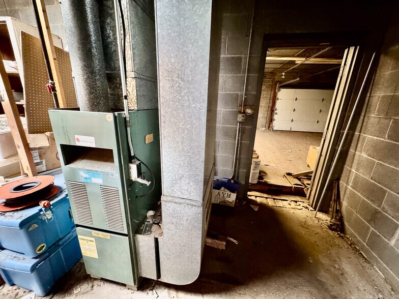 More Photos Of 1050 Triplett Blvd, Akron Warehouse For Sale