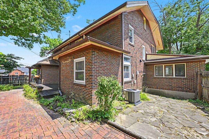 More Photos Of 611 Delaware Ave, Dayton Apartments For Sale