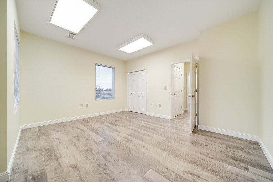 More Photos Of 180 N Belvedere Dr, Gallatin Office Residential For Lease