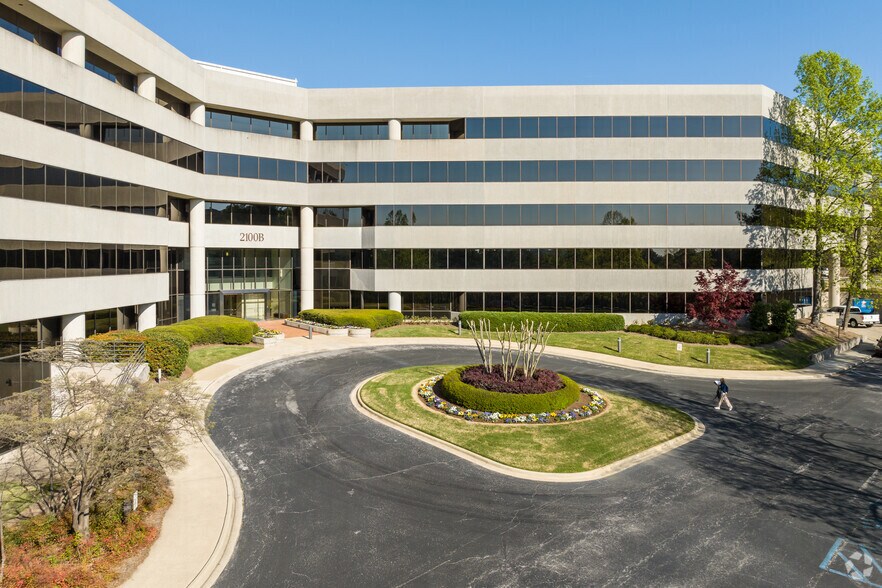 More Photos Of 2000-2100 SouthBridge Pky, Birmingham Office Residential For Lease