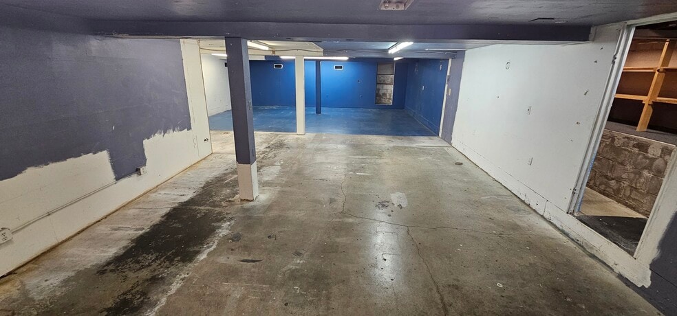 More Photos Of 2516 Wilshire Blvd, Santa Monica General Retail For Lease