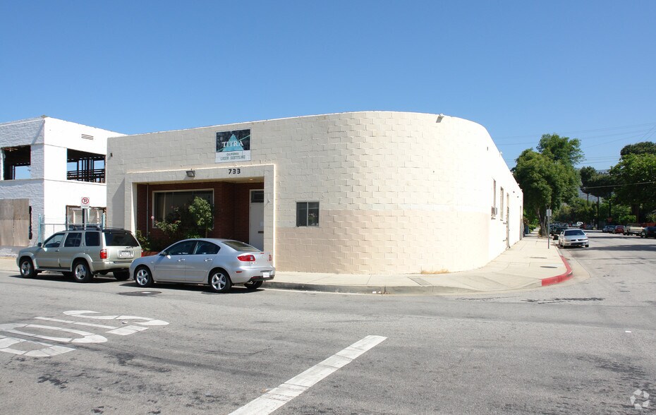 Primary Photo Of 733 Salem St, Glendale Manufacturing For Lease
