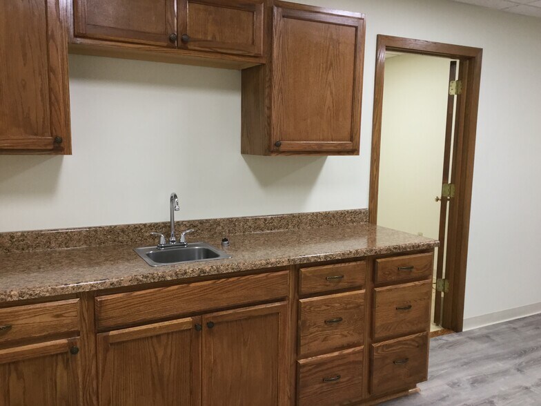 More Photos Of 87 Stambaugh Ave, Sharon Office For Lease