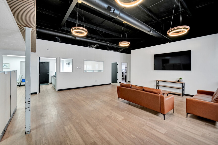 More Photos Of 2811 S County Road 1257, Midland Warehouse For Sale