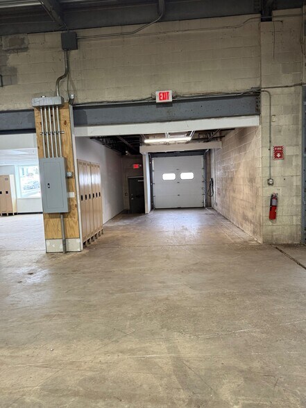 More Photos Of 18 Midland St, Hartford Light Manufacturing For Lease