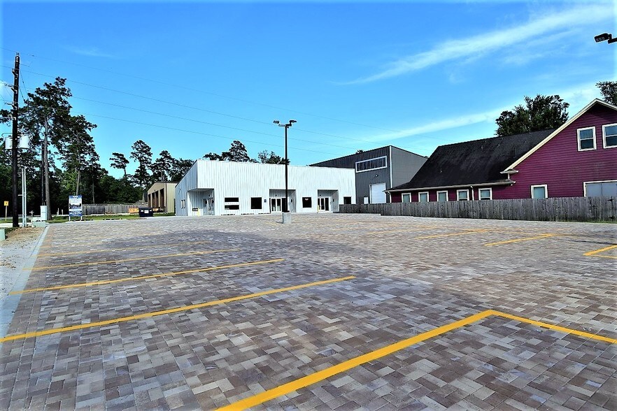 More Photos Of 7515 Oak Bluff Dr, Magnolia Office For Lease