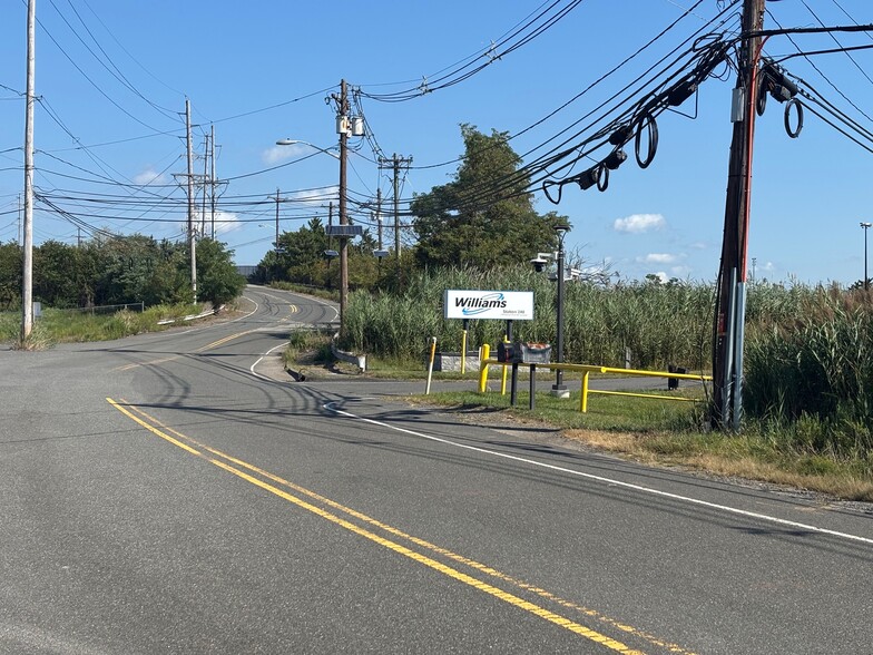 More Photos Of 714 Paterson Ave, East Rutherford Specialty For Lease