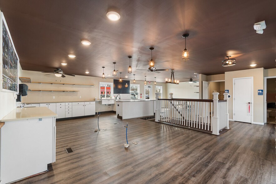 More Photos Of 1177 Canton Rd, Akron Storefront For Sale