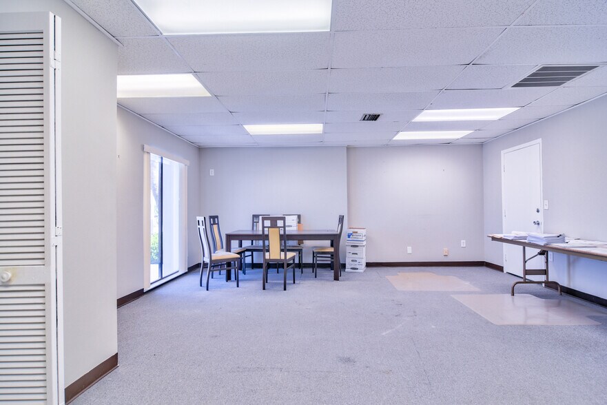 More Photos Of 12945 Seminole Blvd, Largo Office For Lease