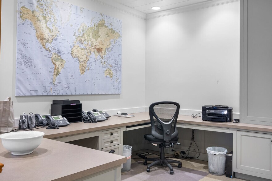 More Photos Of 2334 Lake Park Dr, Albany Office Residential For Sale