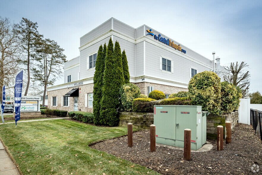 More Photos Of 651 Old Country Rd, Plainview Office For Lease