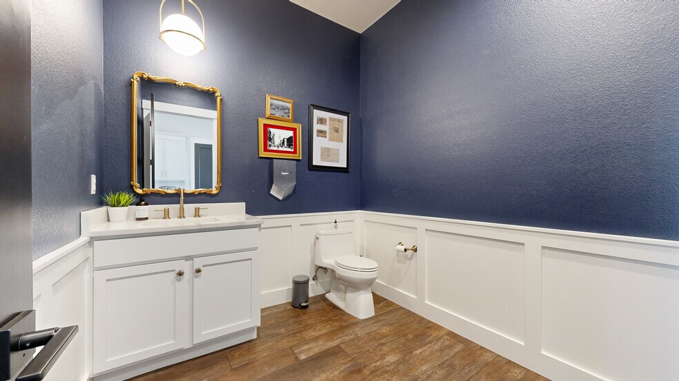 More Photos Of 3700 N Franklin St, Denver Office For Sale