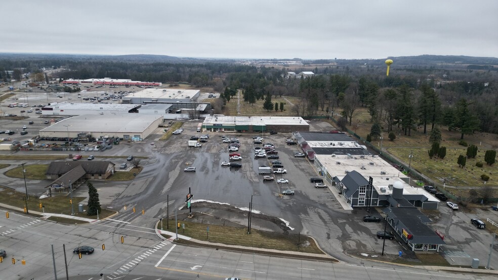 More Photos Of 520-522 E Houghton Ave, West Branch General Retail For Lease