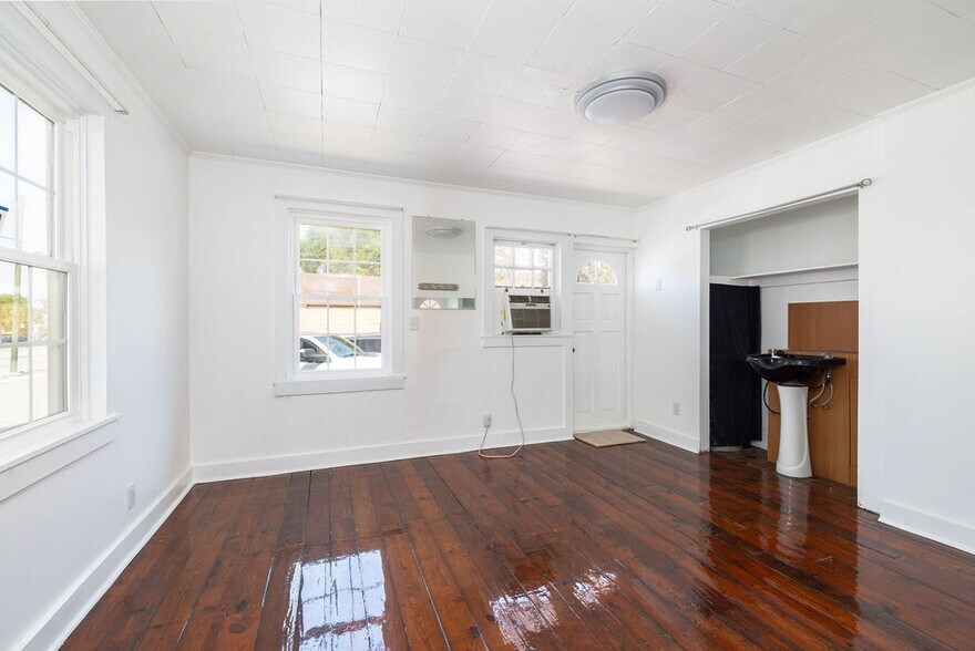 More Photos Of 3956 Rivers Ave, Charleston Office For Sale