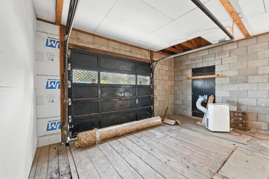 More Photos Of 2324 Vermillion St, Hastings Freestanding For Sale