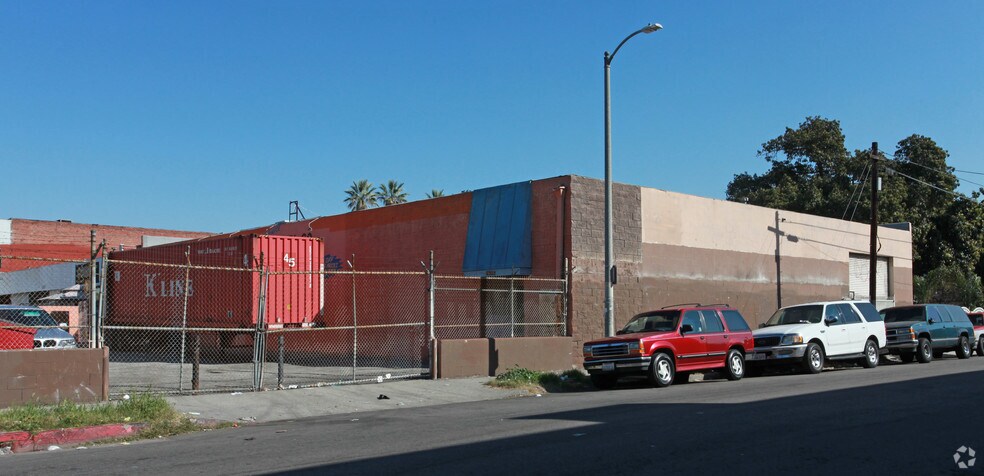 Primary Photo Of 2636 S Main St, Los Angeles Warehouse For Lease