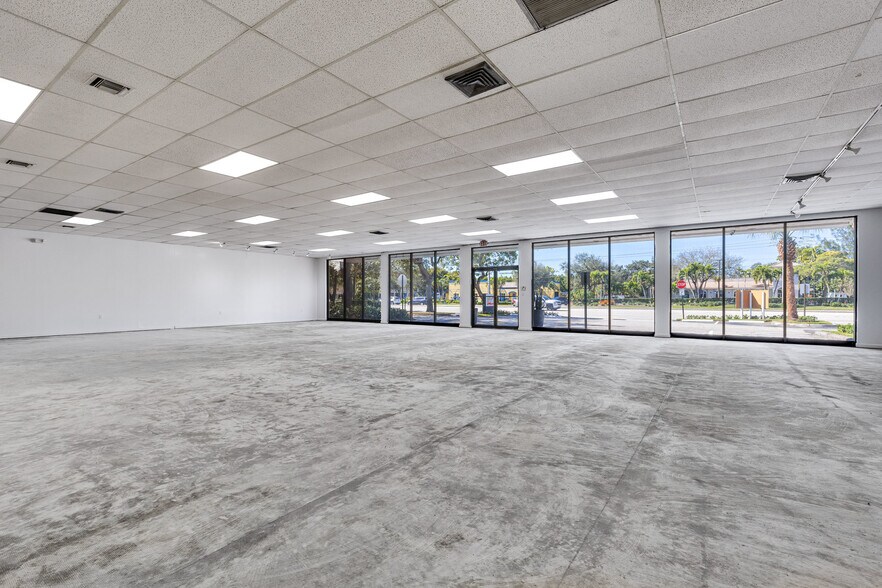 More Photos Of 2698 N University Dr, Fort Lauderdale Freestanding For Lease