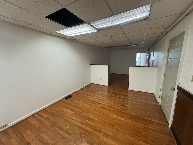 More Photos Of 146-148 E State St, Ithaca Storefront Retail Residential For Sale