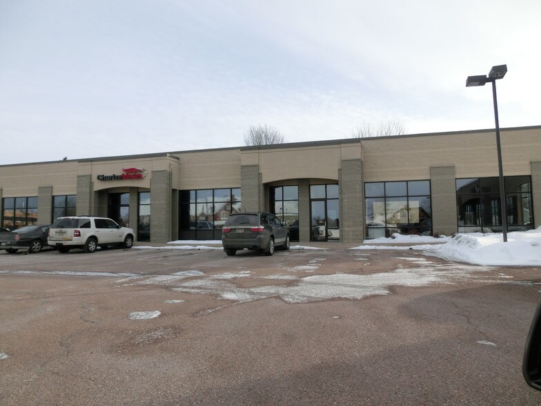 More Photos Of 1699 Schofield Ave, Schofield Storefront Retail Office For Sale