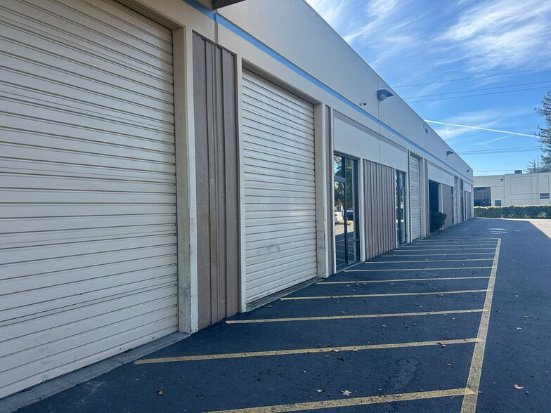 More Photos Of 1334-1338 Ross St, Petaluma Warehouse For Lease