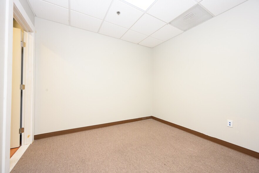 More Photos Of 17971 Euclid St, Fountain Valley Medical For Lease