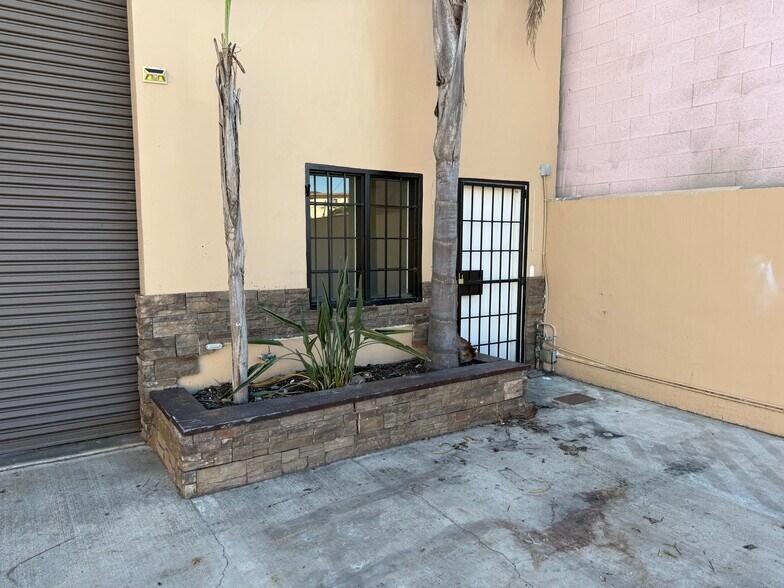 More Photos Of 3814 W 139th St, Hawthorne Warehouse For Sale