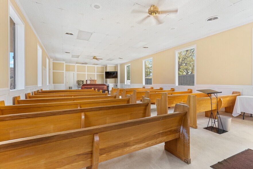 More Photos Of 1501 W Main St, Collinsville Funeral Home For Sale